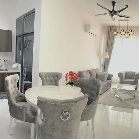 Deena Suite At Troika ,Kota Bharu Esterno foto