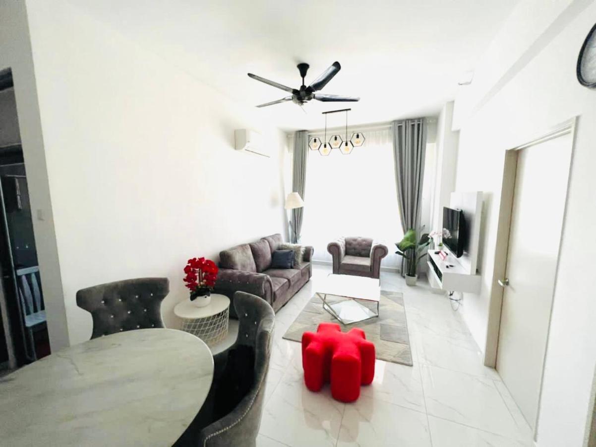 Deena Suite At Troika ,Kota Bharu Esterno foto
