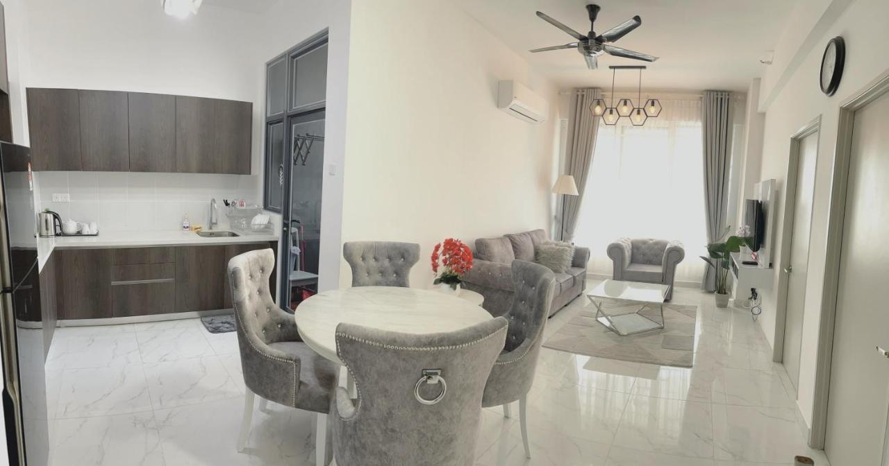 Deena Suite At Troika ,Kota Bharu Esterno foto