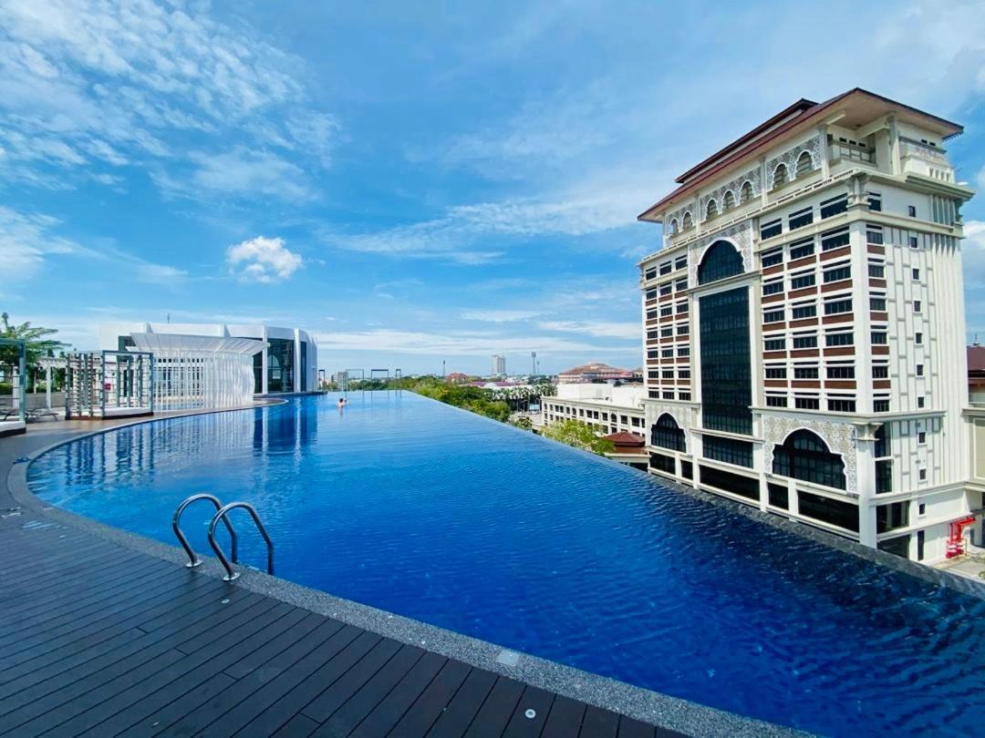 Deena Suite At Troika ,Kota Bharu Esterno foto